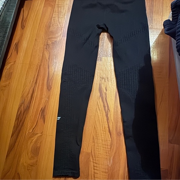 Fabletics Bundle - Picture 1 of 9